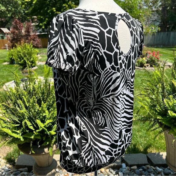 BYER CALIFORNIA Black & White Print Top Stretchy size Large - Picture 4 of 6